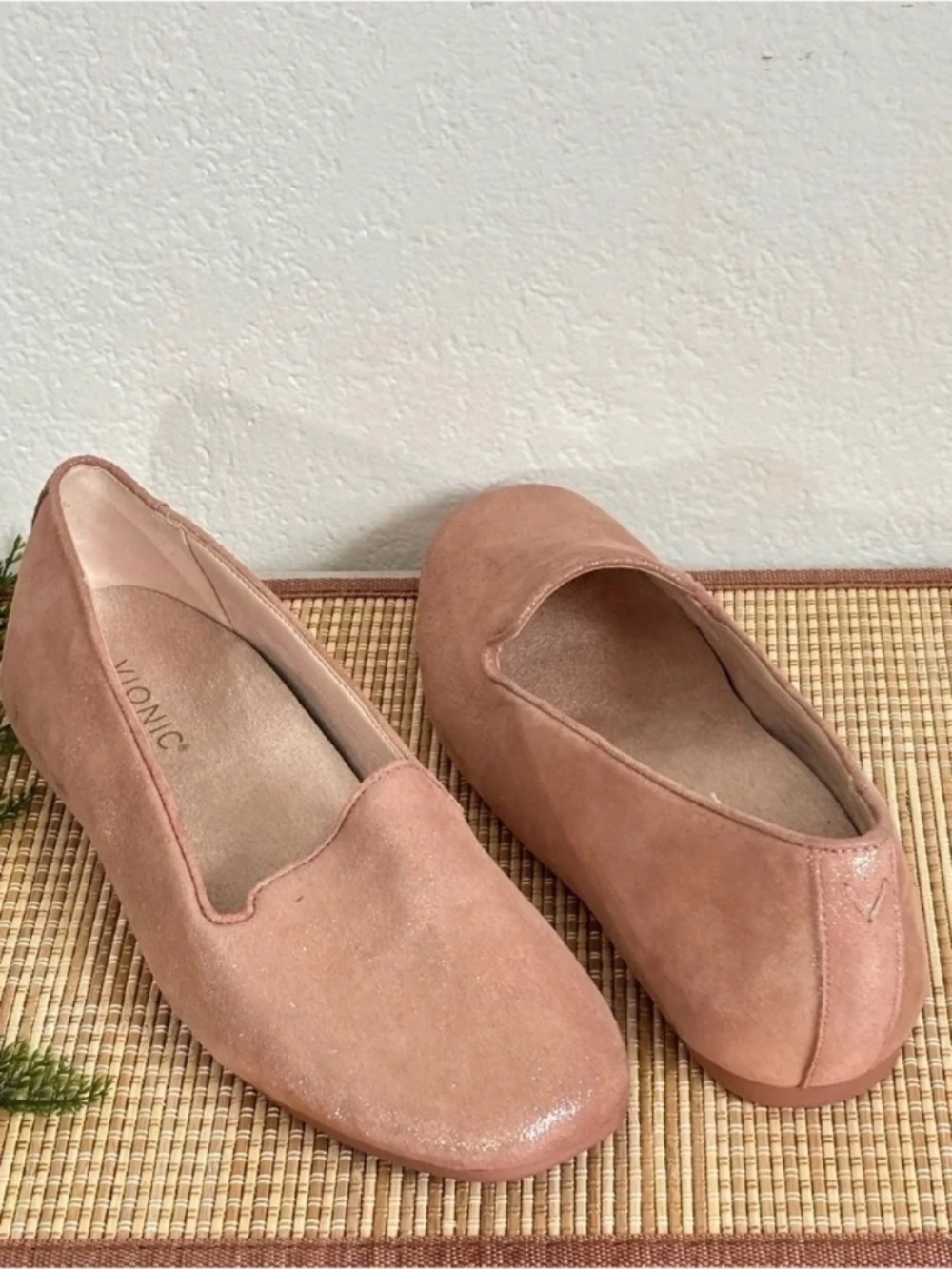 VIONIC Woman CORAL Metallic Slip On Loafers Size: 7.5